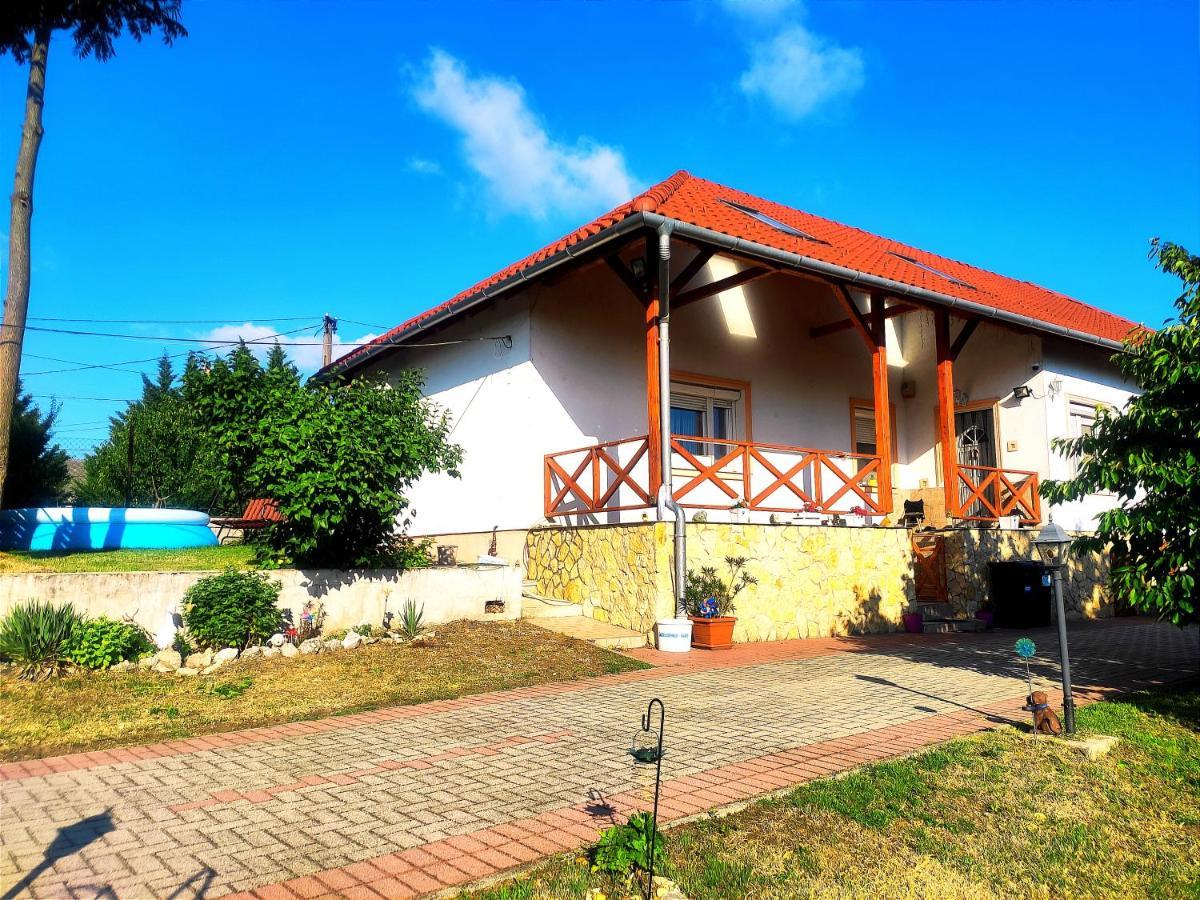 Szandra Vendeghaz Osku Exterior photo